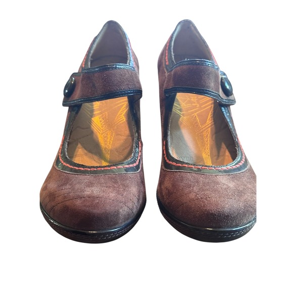 J 41 by KANEKA Brown Suede Mary Jane Heels Womens 8.5M Comfortable Design - Picture 7 of 12